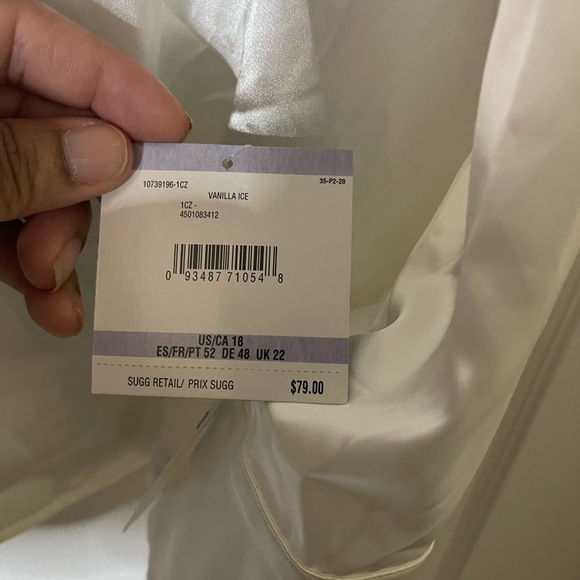 Elegant White Satin ladies Shirt - Picture 6 of 6